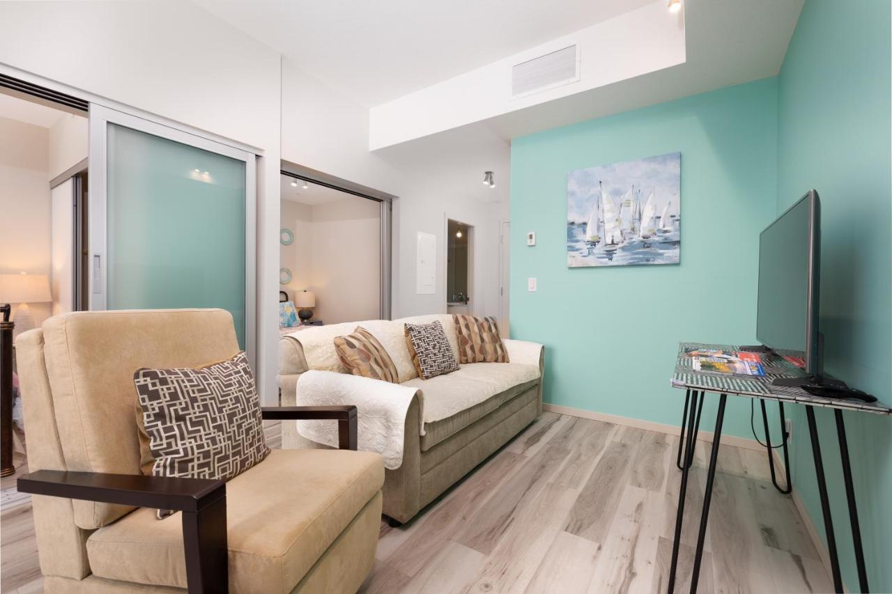 Apartament Tiffany Blue@Downtown Culture District Kelowna Zewnętrze zdjęcie